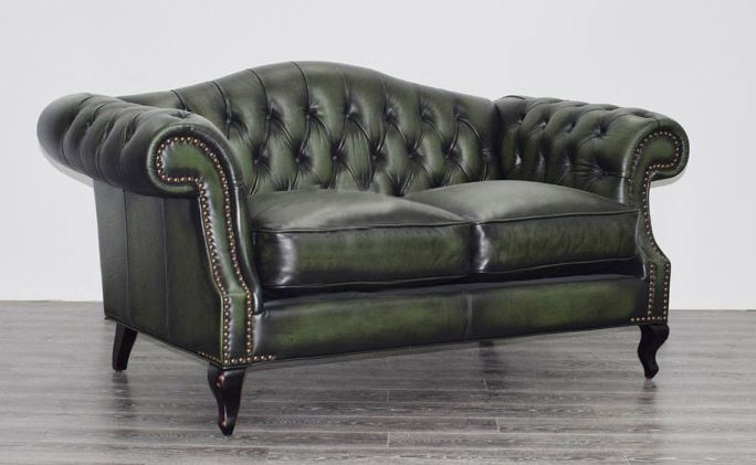 klasyczna skórzana sofa
