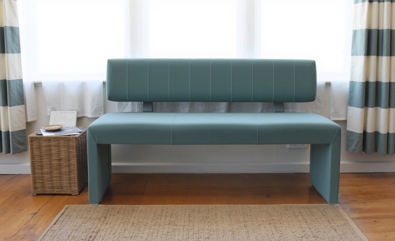 Nowoczesna ławka Nefron